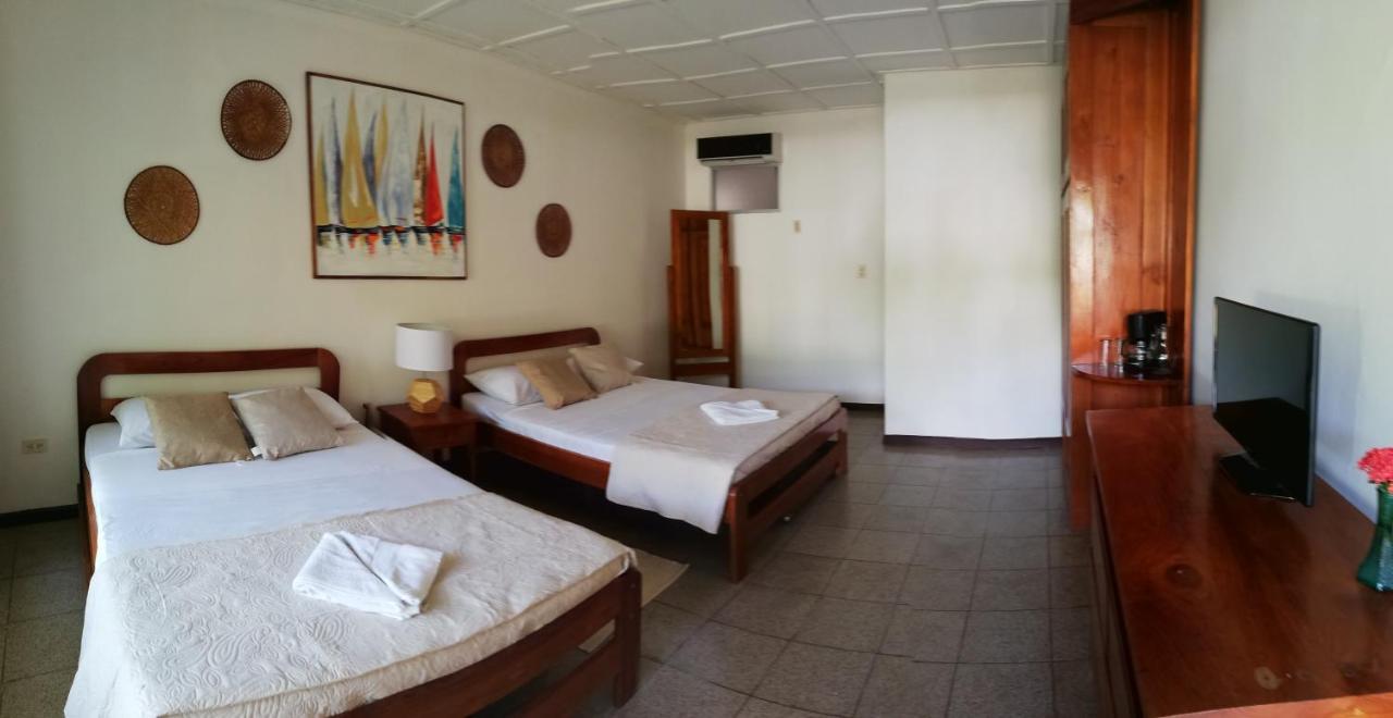 Hotel La Isla باريتا المظهر الخارجي الصورة